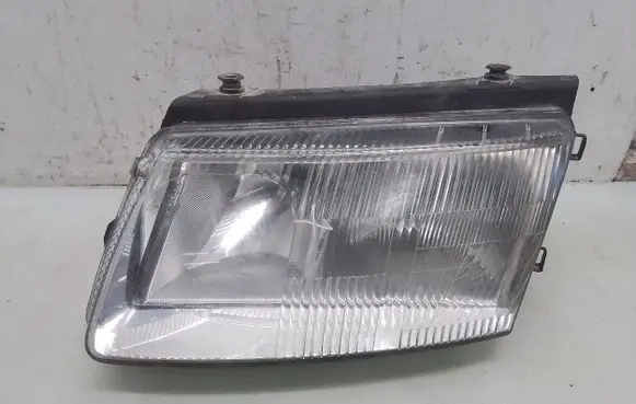 Volkswagen PASSAT B5 Headlight/headlamp