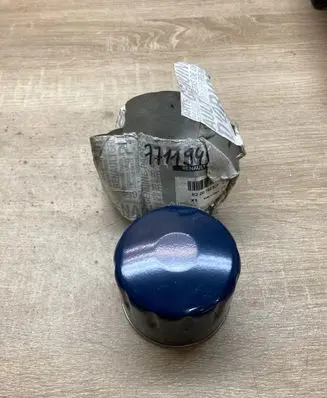 Renault Twingo II Oil filter cover 8200768927