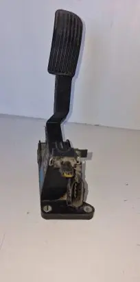 Mercedes-Benz Vito Viano W639 Accelerator throttle pedal A6393000704 0281002563 5501748Z