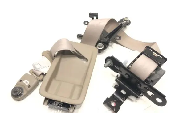 Honda Odyssey Rear seatbelt