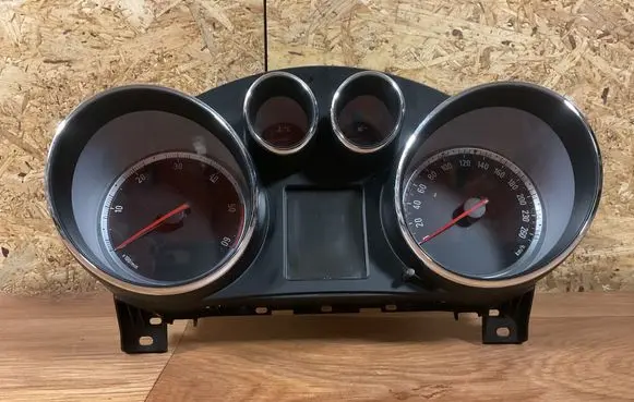 Opel Insignia A Speedometer (instrument cluster) 12844138 SW0590