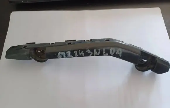 Nissan Leaf II (ZE1) Front bumper mounting bracket 622243NL0A