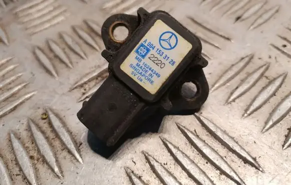 Mercedes-Benz C W203 Air pressure sensor 0041533128 A0041533128