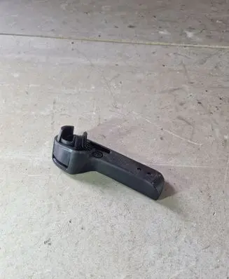 Volkswagen PASSAT B6 Engine bonnet (hood) release handle 1J1823533C