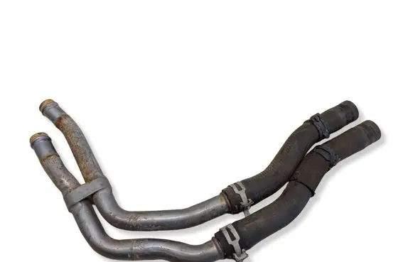 Land Rover Discovery 3 - LR3 Engine coolant pipe/hose 