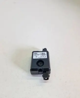 BMW i3 Antenna control unit 10859410