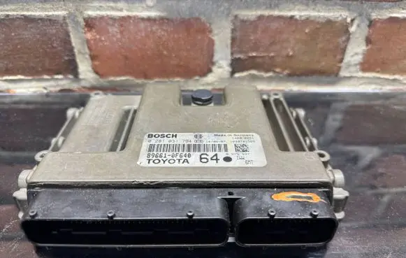 Toyota Verso Engine control unit/module 896610F640 1039T01589 0281031794