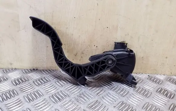 Audi TT TTS Mk2 Brake pedal 8D1721523F