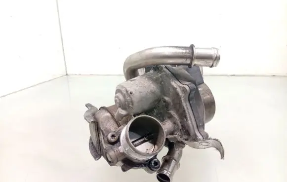 Volkswagen Golf VII EGR valve cooler 04L131512D