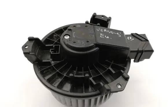 Toyota Verso-S Heater fan/blower