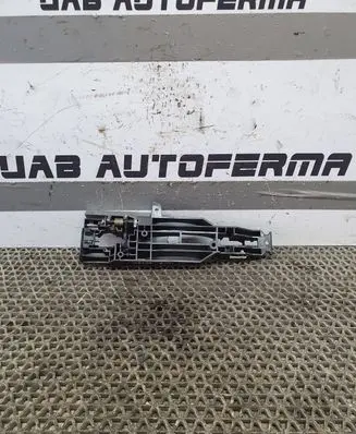 Nissan Qashqai Front door exterior handle/bracket 80611