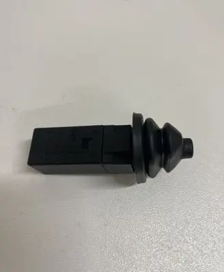 BMW 5 E60 E61 Fuel tank opening switch 82289392