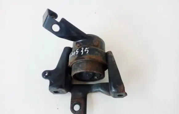 Toyota Corolla Verso AR10 Engine mount bracket