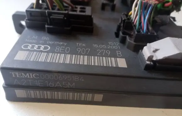 Audi A4 S4 B6 8E 8H Comfort/convenience module 8E0907279B 00006951B4 A2T1E16A5M