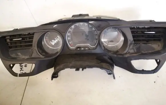 Speedometer (instrument cluster)