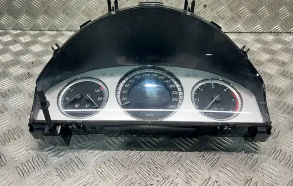 Mercedes-Benz C W204 Speedometer (instrument cluster) A2049004500