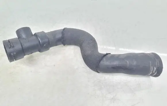 Audi A4 S4 B6 8E 8H Engine coolant pipe/hose
