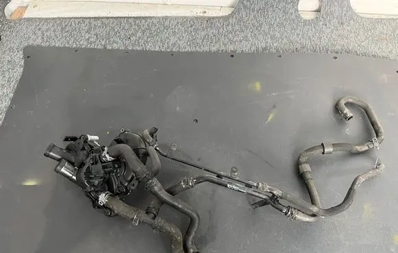 Volkswagen Polo V 6R Water pump 04C121042C 6C0121070F