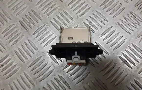 Nissan Note (E11) Heater blower fan relay BRAK