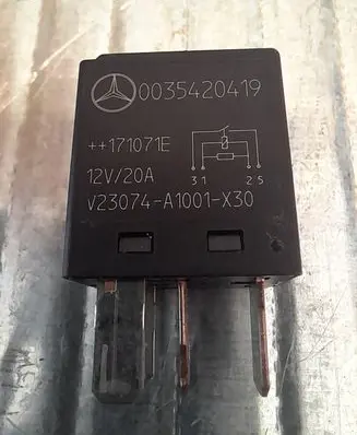 Mercedes-Benz E AMG W212 Other relay 0035420419 A0035420419