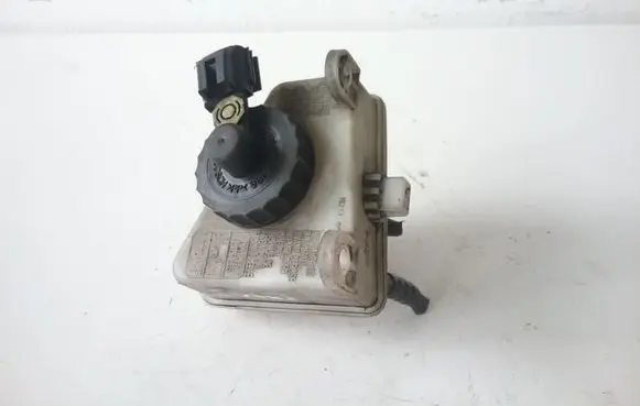 Brake fluid reservoir