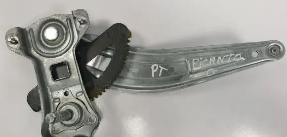 KIA Picanto Rear window lifting mechanism without motor