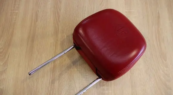 Alfa Romeo Giulietta Front seat headrest 