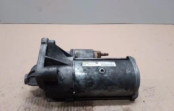 Opel Vivaro Starter motor D7R44