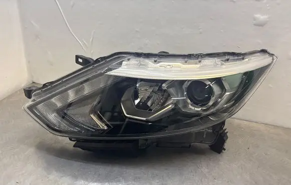 Nissan Qashqai Headlight/headlamp 10018015