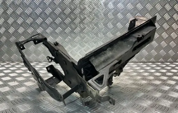 Headlight/headlamp mounting bracket