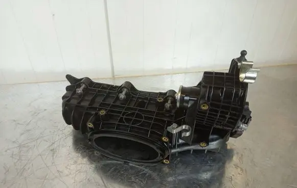 Mercedes-Benz C W204 Intake manifold A6510900037