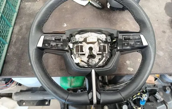 Opel Astra L Steering wheel 8003976899
