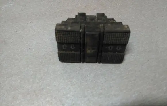 Volkswagen PASSAT B4 Electric window control switch 3A0959855
