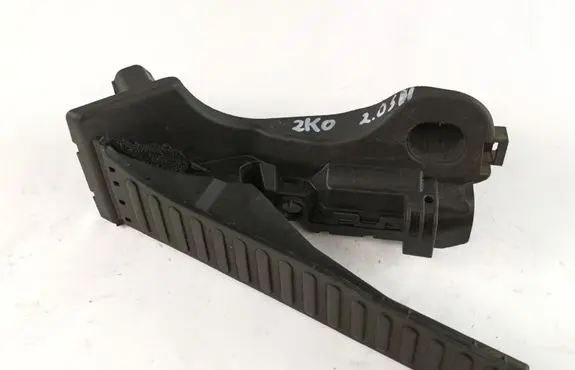 Volkswagen Golf V Accelerator throttle pedal 2K1721503A 6PV00868915 1050611