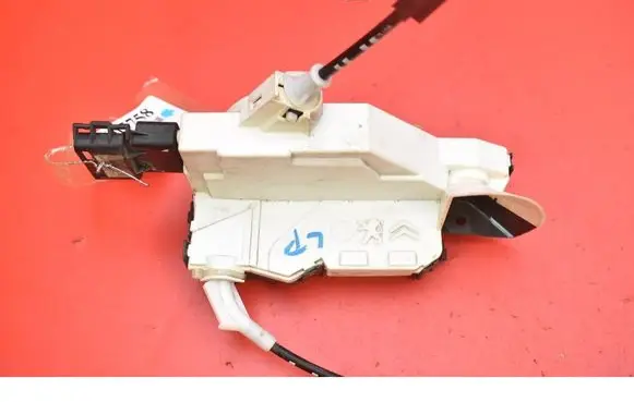 Citroen C5 Front door lock A01455
