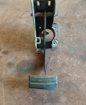 Chrysler Voyager Brake pedal