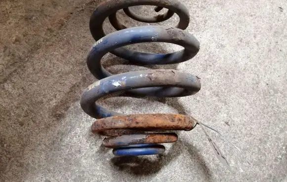 Volkswagen Transporter - Caravelle T4 Rear coil spring