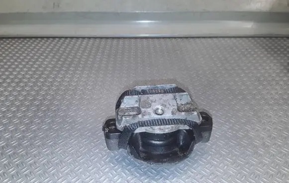 Audi A8 S8 D3 4E Gearbox mount 4E0399151AP