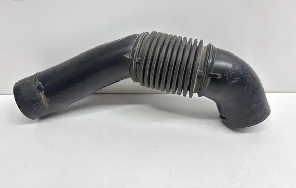 Peugeot 208 I Air intake duct part 9684813780 C733