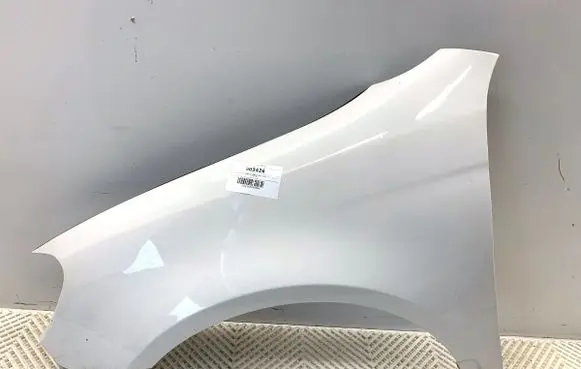 Volkswagen Golf VI Fender LB9A