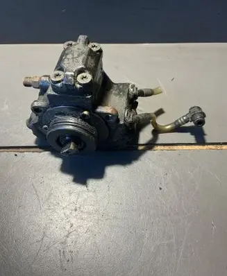Mercedes-Benz A W168 Fuel injection high pressure pump A6110700501 0445010008