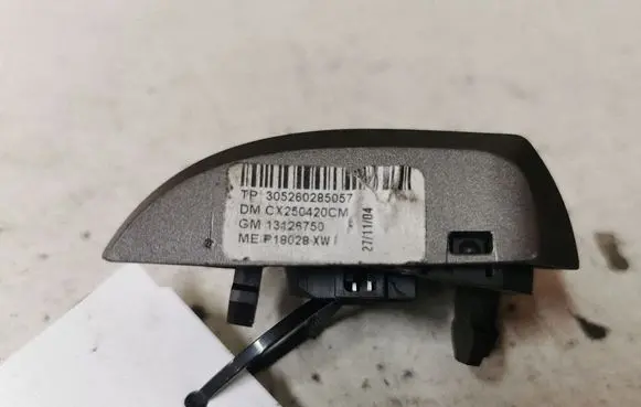 Opel Astra H Steering wheel buttons/switches 13126750