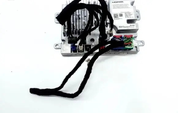 Jeep Compass GPS navigation control unit/module UJHR1LOWSB R1LOWSBM