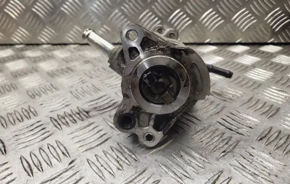 Toyota Corolla E120 E130 Vacuum pump 2930027020