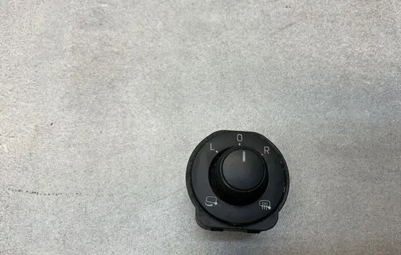 Skoda Superb B8 (3V) Wing mirror switch 3V0959565C