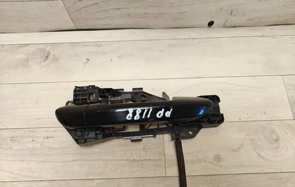 Volkswagen PASSAT B6 Front door exterior handle 3C0837886J
