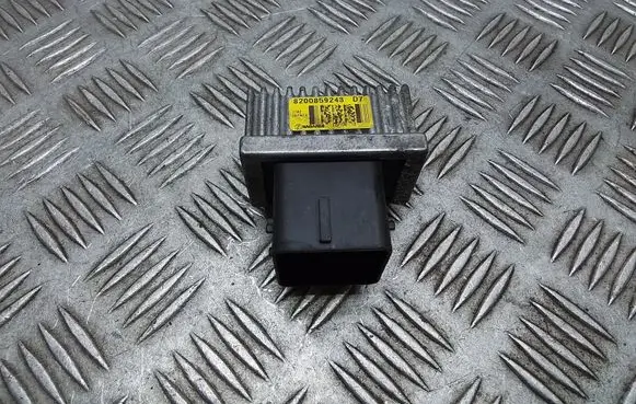 Nissan Qashqai+2 Glow plug pre-heat relay 8200859243
