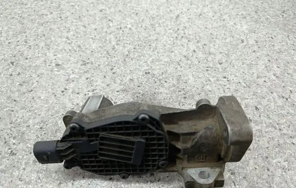 Opel Astra J EGR valve 55581958