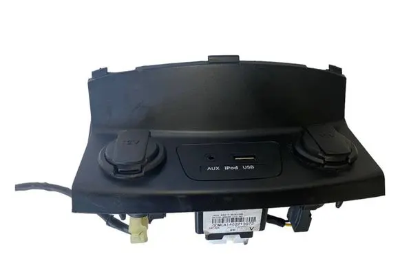 Hyundai i30 AUX in-socket connector 96120A5000 1402213972