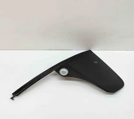 BMW 8 G14 Rear vent window glass 7476949